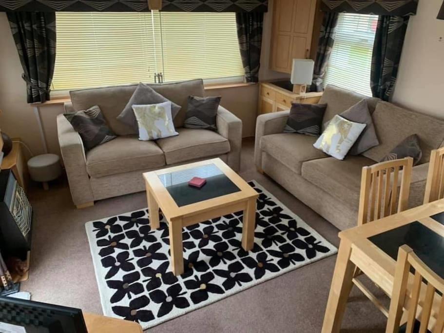 잉골드멜스 6 Berth Caravan On Sealands Site. Double Glazing 빌라 외부 사진